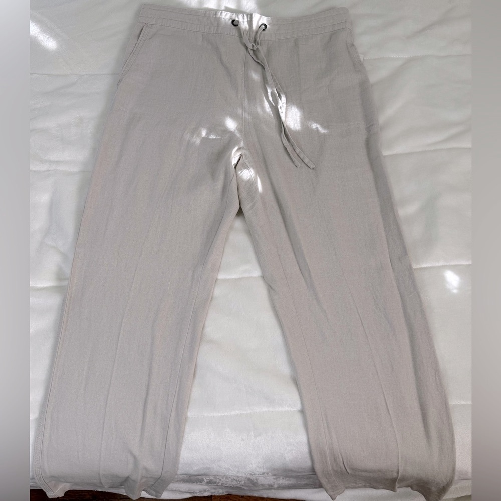 Linen pants !! So classic and elegant!! Summer vibes